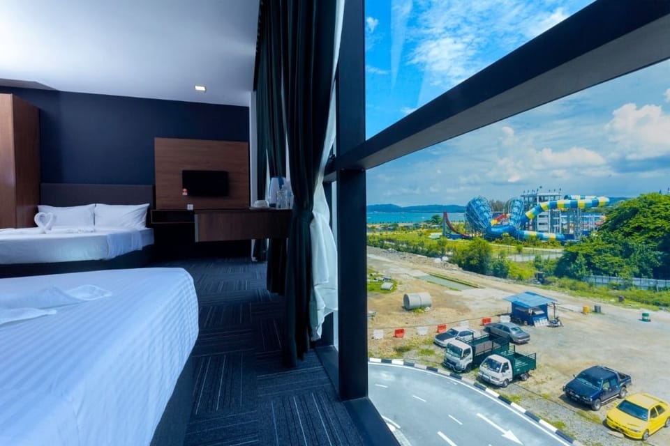 Family Executive Room | Individually furnished, laptop workspace, blackout drapes, soundproofing