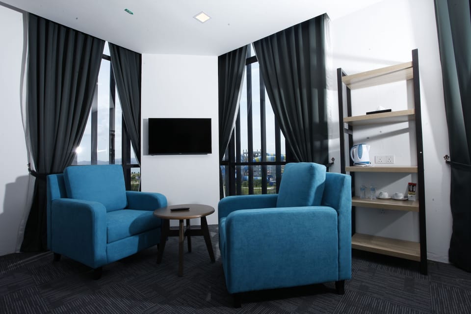Suite Room | Living area | LCD TV