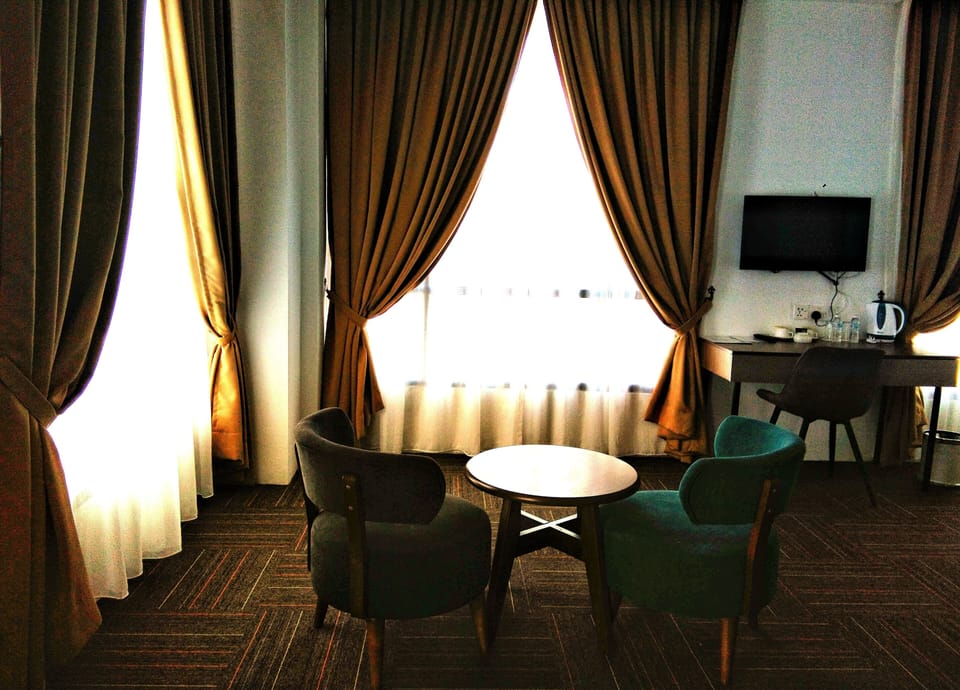Executive Room | Individually furnished, laptop workspace, blackout drapes, soundproofing