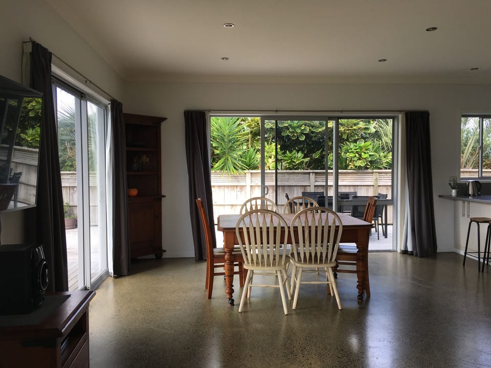 Indoor-Outdoor 