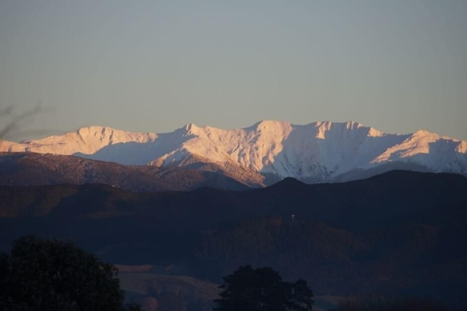Sunrise on Winter snow on the Tararua Range