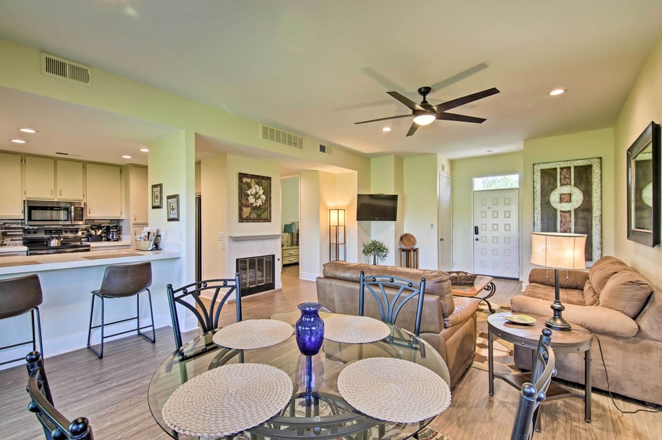 Dining Area | Dishes & Flatware Provided