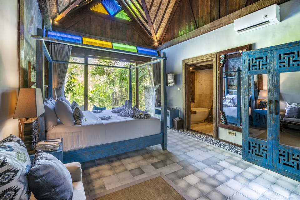 One Bedroom Villa with Private Pool | Minibar, individually decorated, desk, iron/ironing board