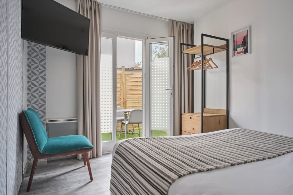 Studio | Premium bedding, desk, iron/ironing board, free WiFi