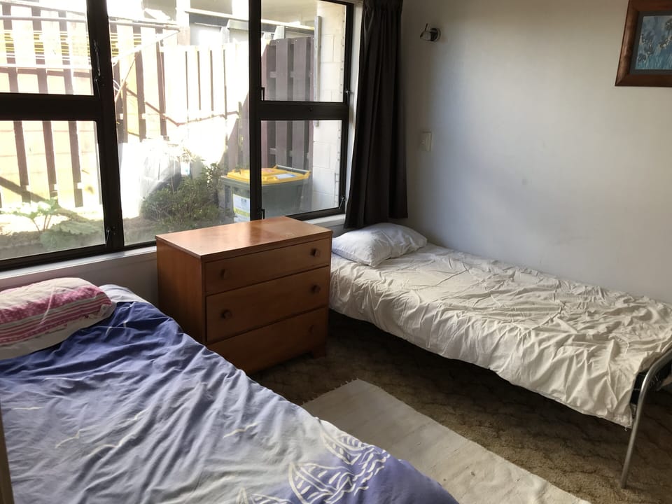 Twin bedroom