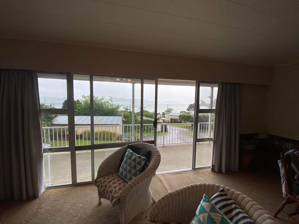 Upstairs lounge out view out to beach