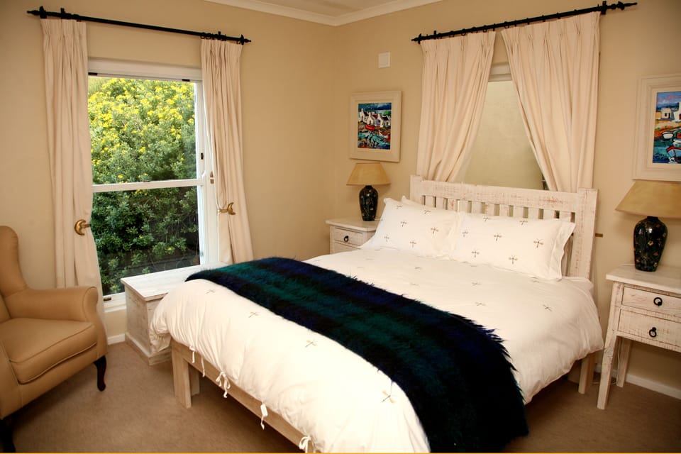 Queen Bed No Direct Balcony Access | 6 bedrooms, premium bedding, down comforters, Select Comfort beds