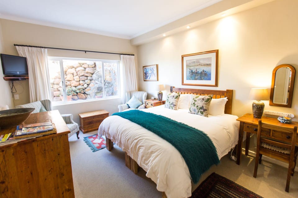 Queen Bed No Direct Balcony Access | 6 bedrooms, premium bedding, down comforters, Select Comfort beds