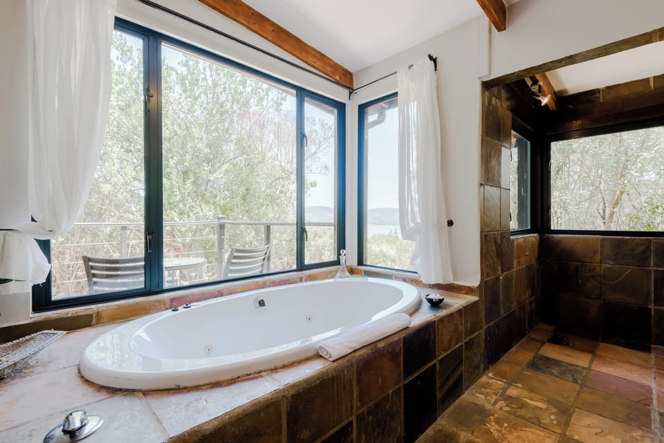 Elephant Hide of Knysna Guest Lodge Bed and Breakfast in Knysna