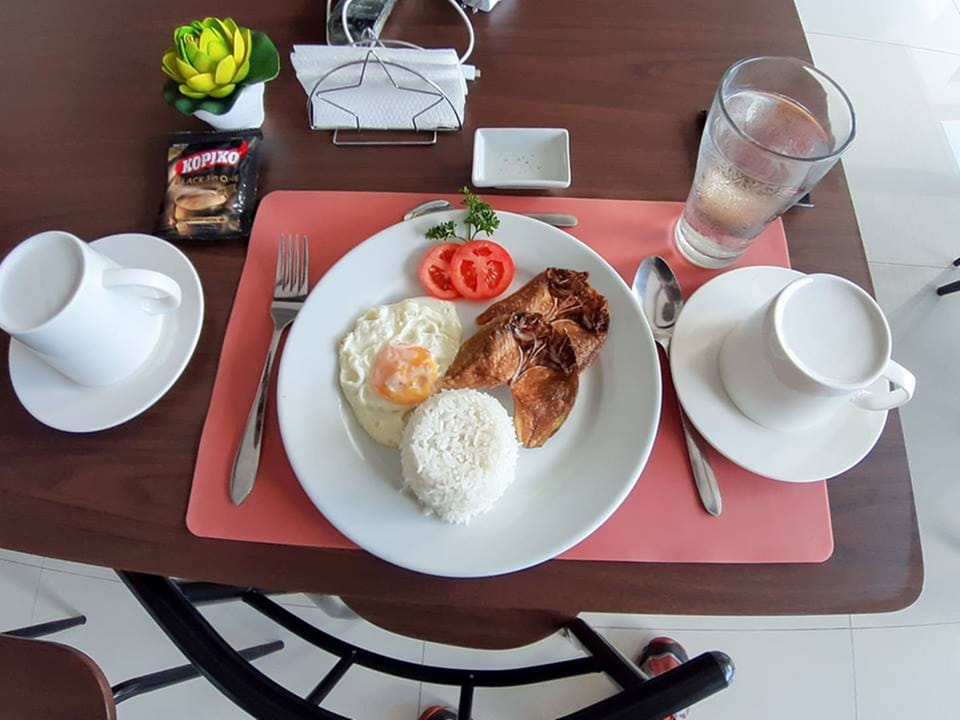 Daily local cuisine breakfast for a fee