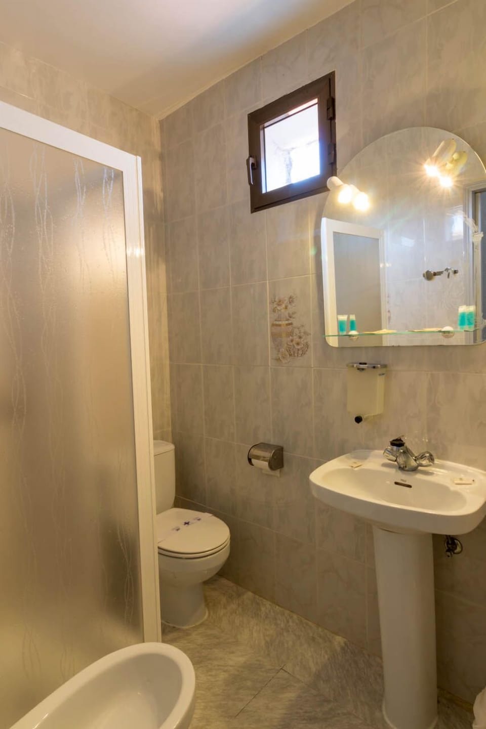 Double or Twin Room | Bathroom shower