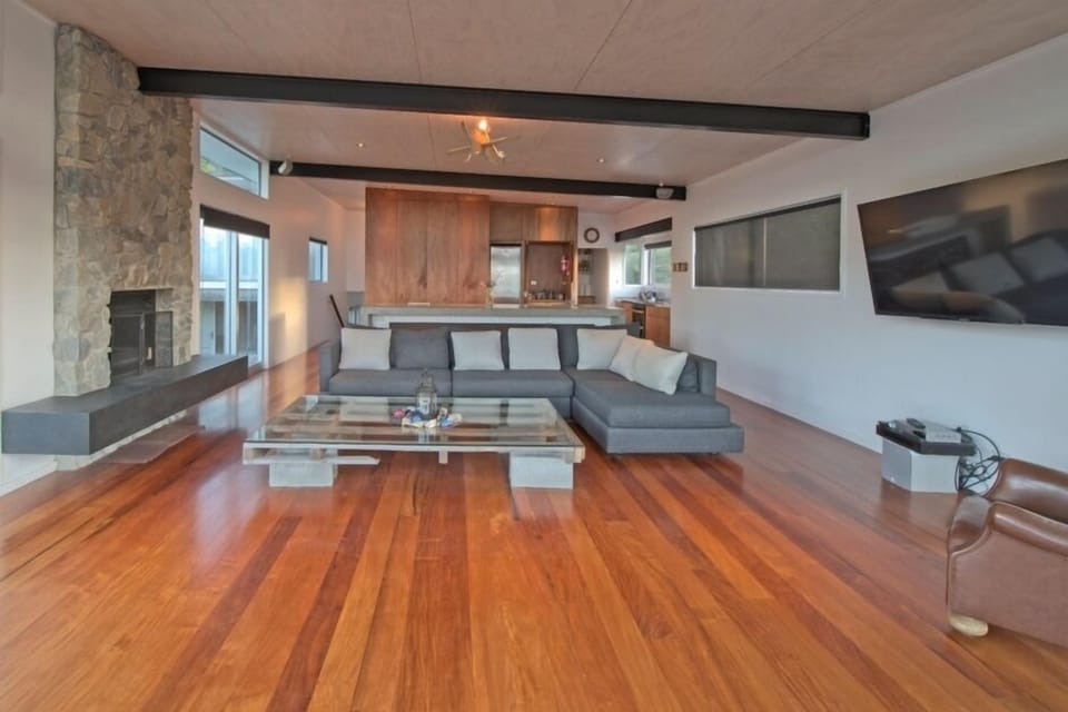 Main house lounge kitchen