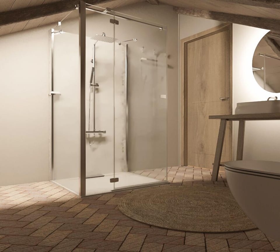 Deluxe Apartment | Bathroom | Shower, hydromassage showerhead, hair dryer, towels