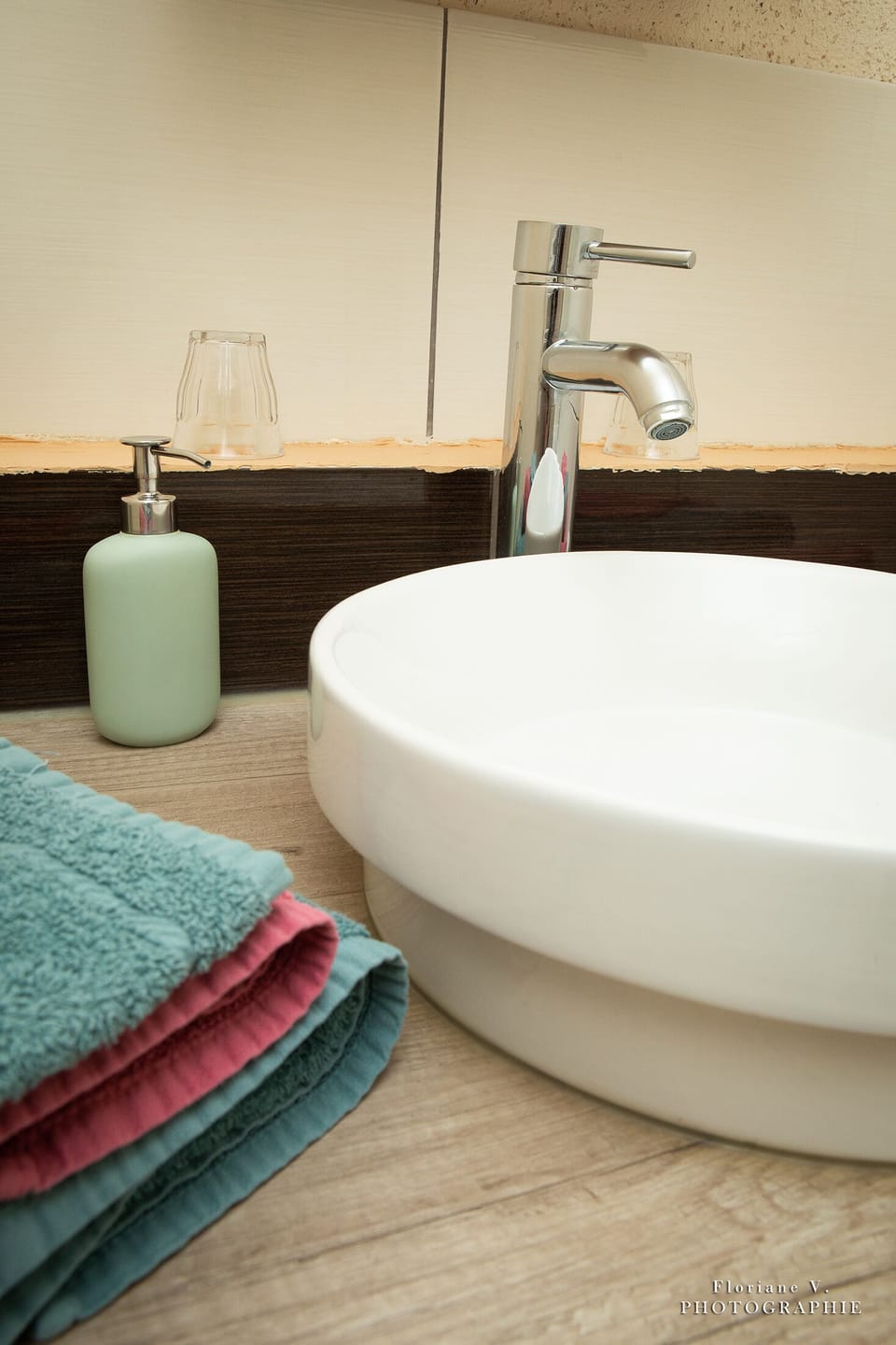 Comfort Double Room (L'Ouche) | Bathroom | Hair dryer, towels, soap