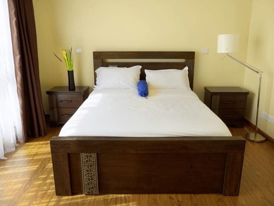Deluxe Double Room | Individually decorated, individually furnished, desk, laptop workspace