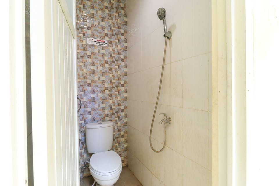 Shower, towels