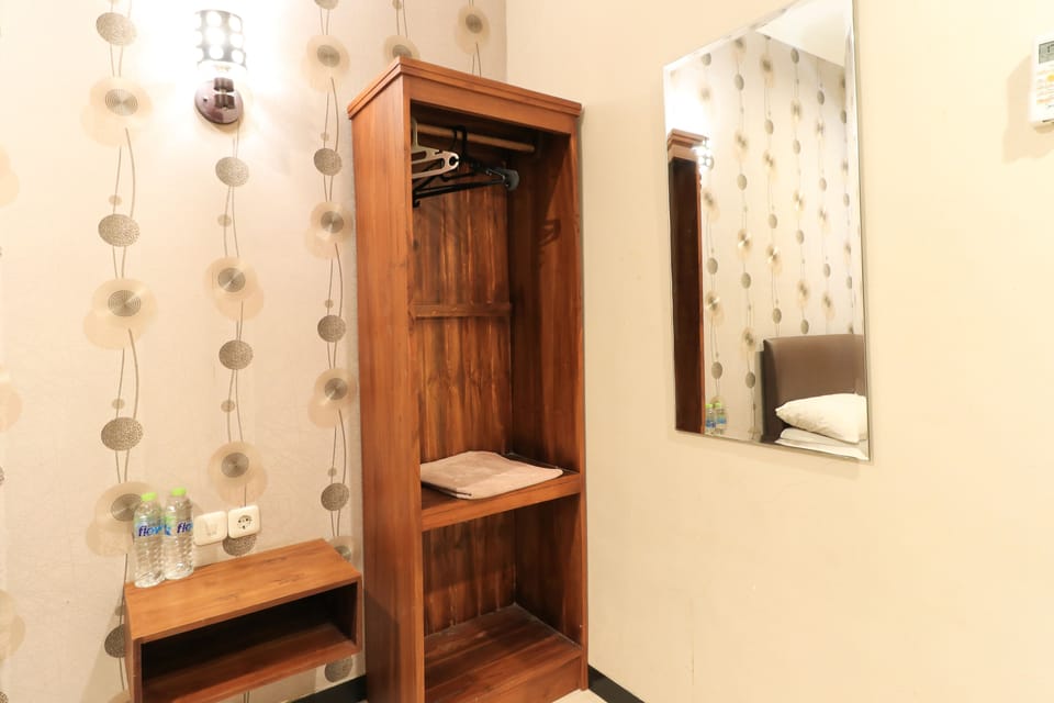 Standard Double Room, Shared Bathroom | Desk, free WiFi