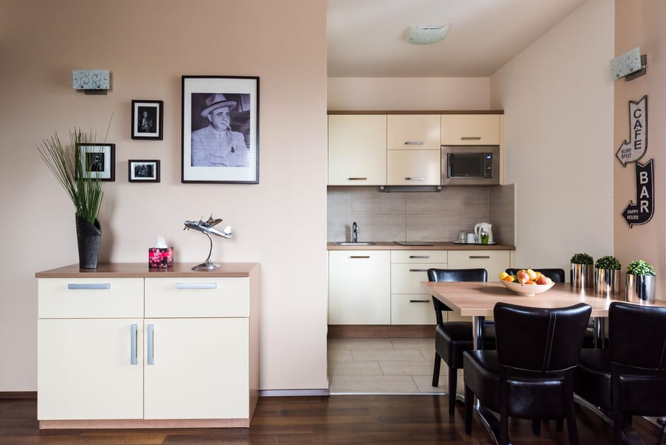 Suite | Private kitchen | Fridge, coffee/tea maker, electric kettle, highchair