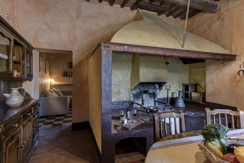 Comfort Apartment, 2 Bedrooms (Palazzina) | Living area | TV