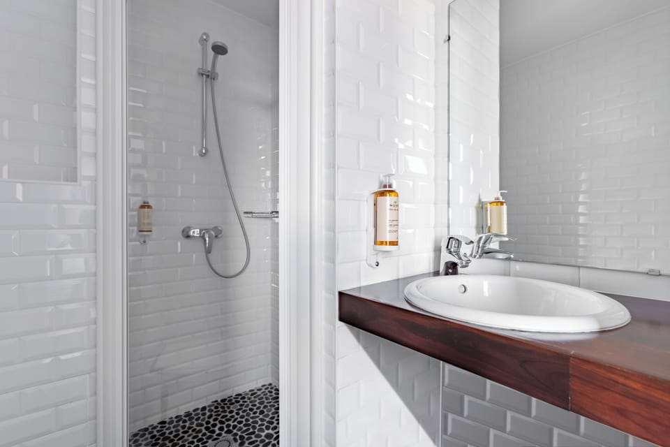 Shower, free toiletries, hair dryer, bathrobes