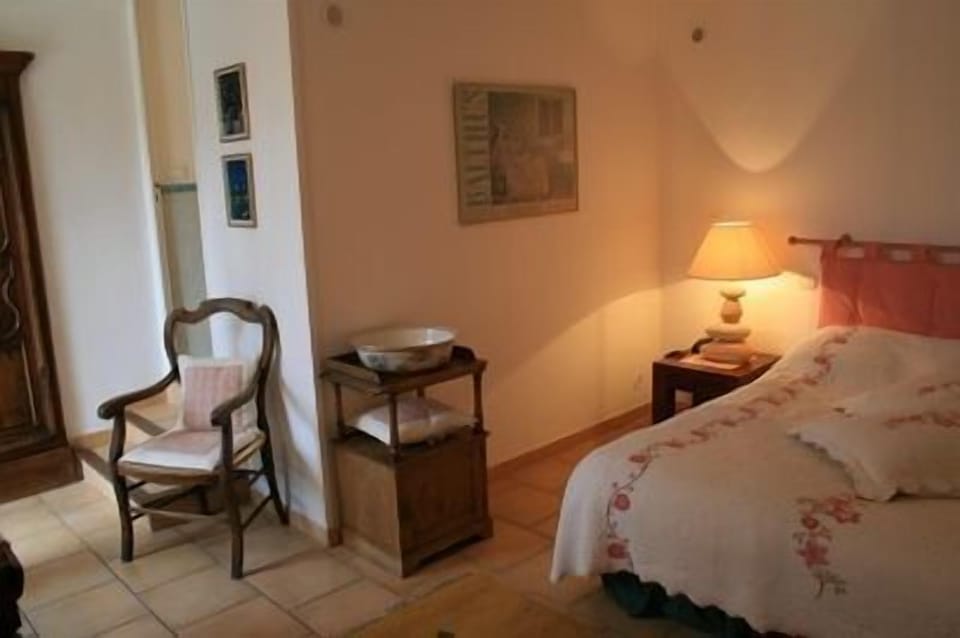 Double Room | Select Comfort beds, in-room safe, iron/ironing board, cribs/infant beds