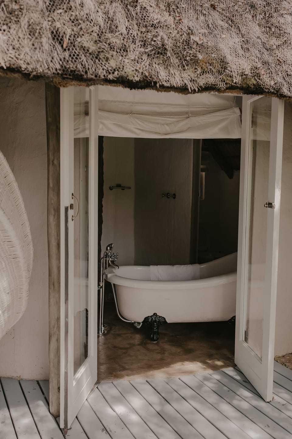 Deluxe Suite (Garden) | Bathroom | Separate tub and shower, deep soaking tub, eco-friendly toiletries