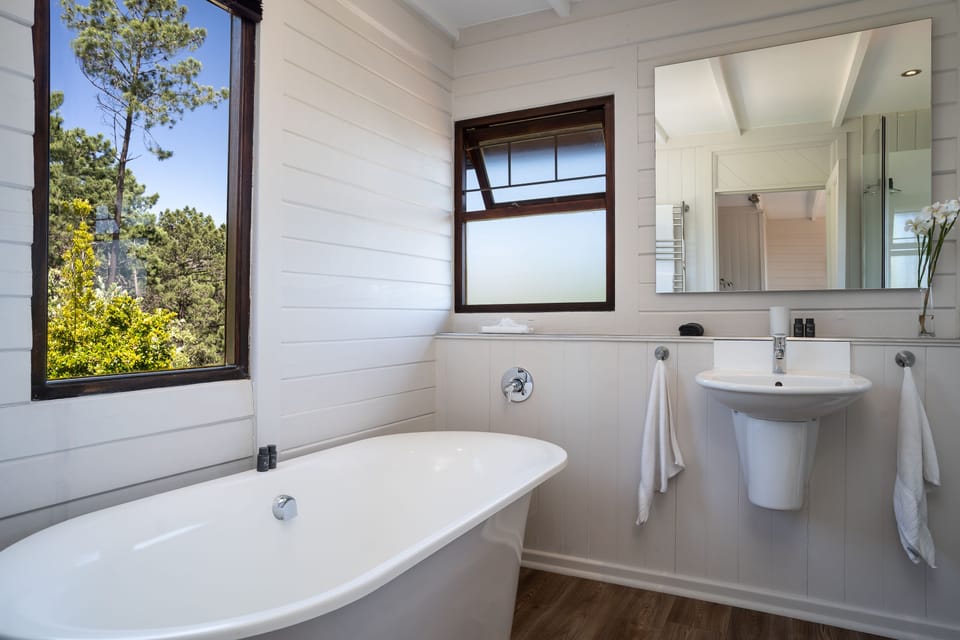 Lalapanzi Lodge Bed and Breakfast in Cape Town