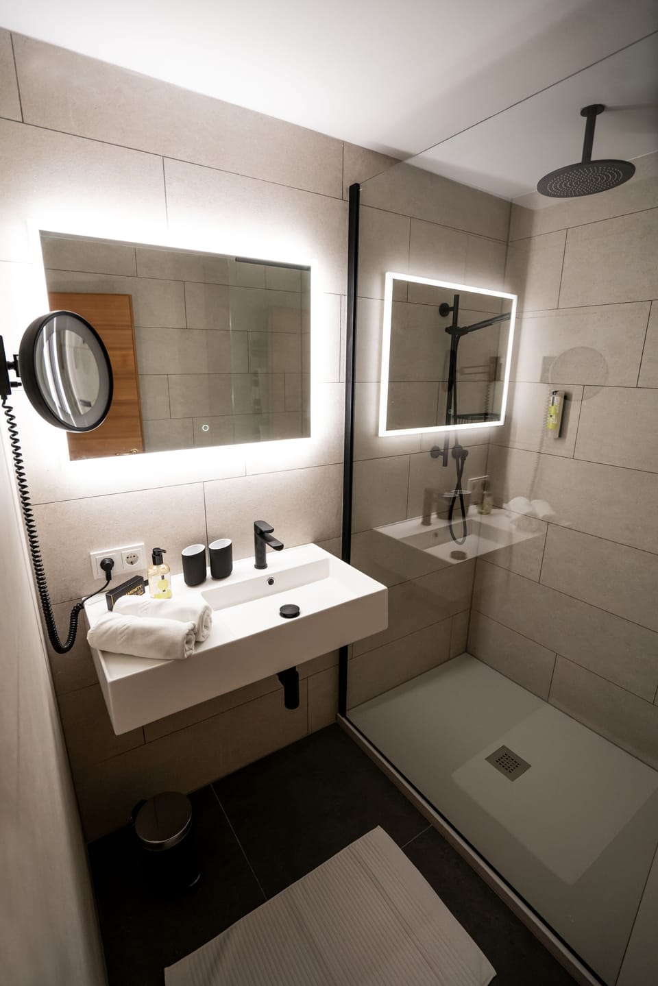 Comfort Double Room | Bathroom | Hair dryer, bathrobes, towels, soap