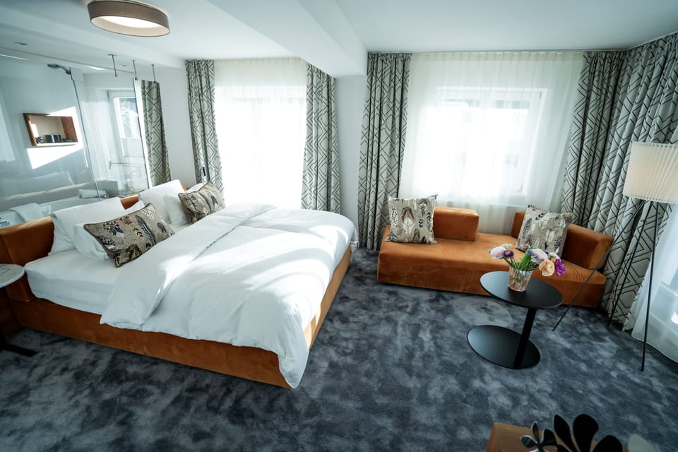 Junior Studio Suite | In-room safe, soundproofing, free WiFi, bed sheets