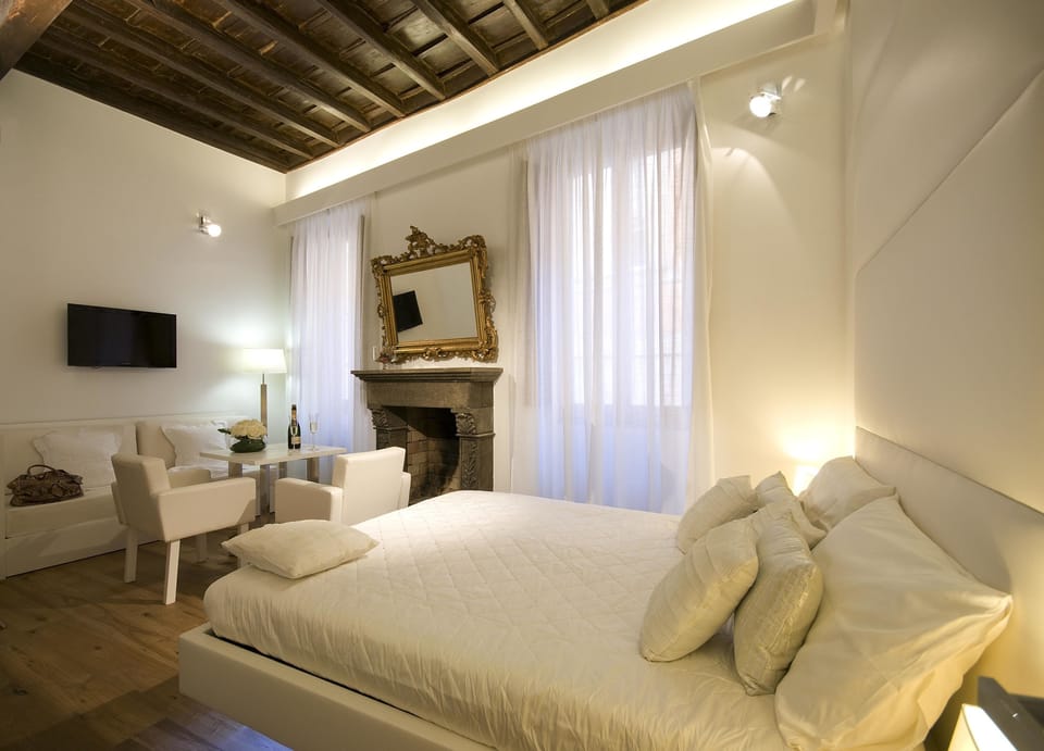 Superior Suite, 1 Queen Bed with Sofa bed | Minibar, in-room safe, desk, soundproofing
