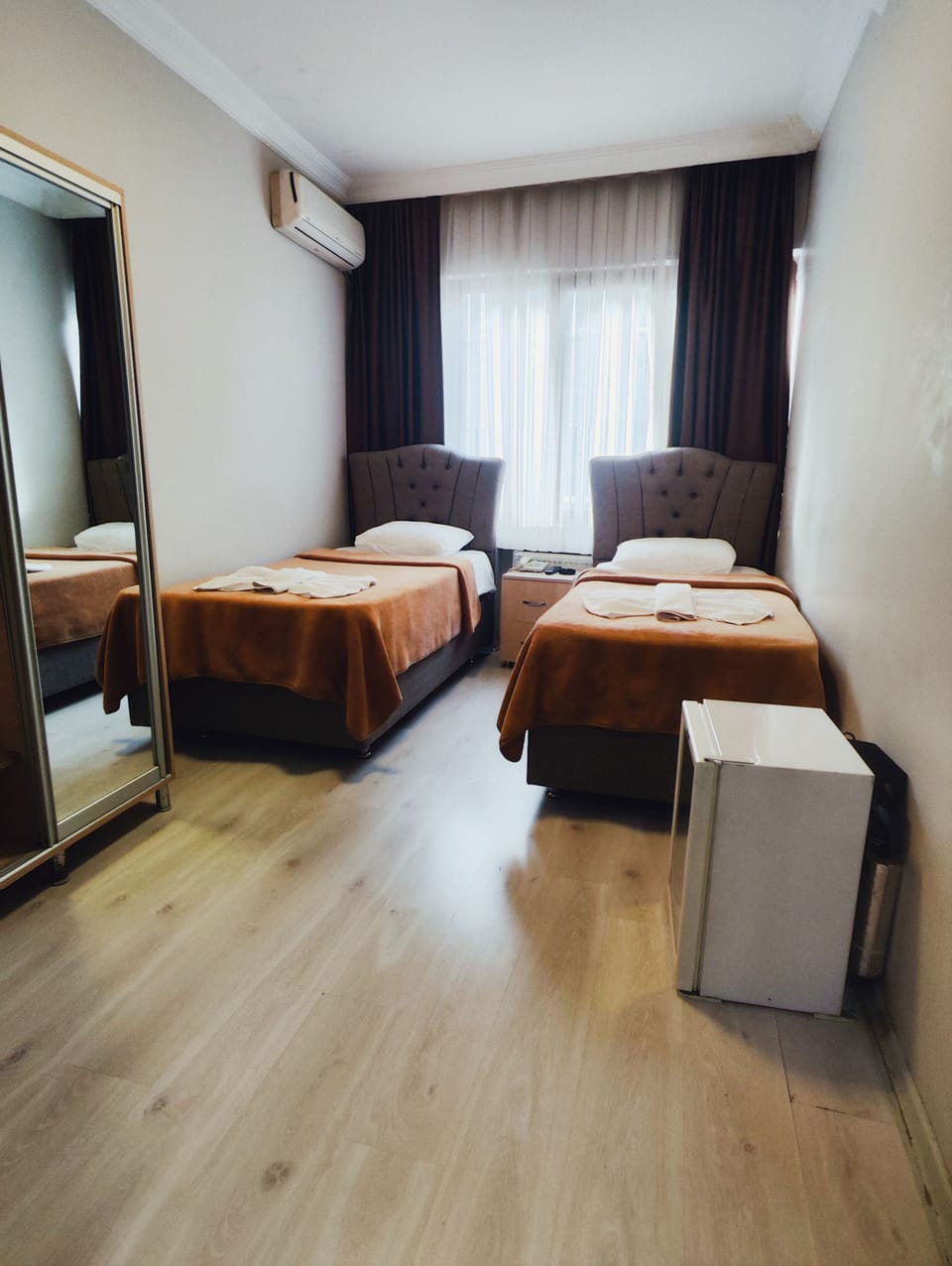Standard Room, 2 Twin Beds | Minibar, in-room safe, soundproofing, iron/ironing board