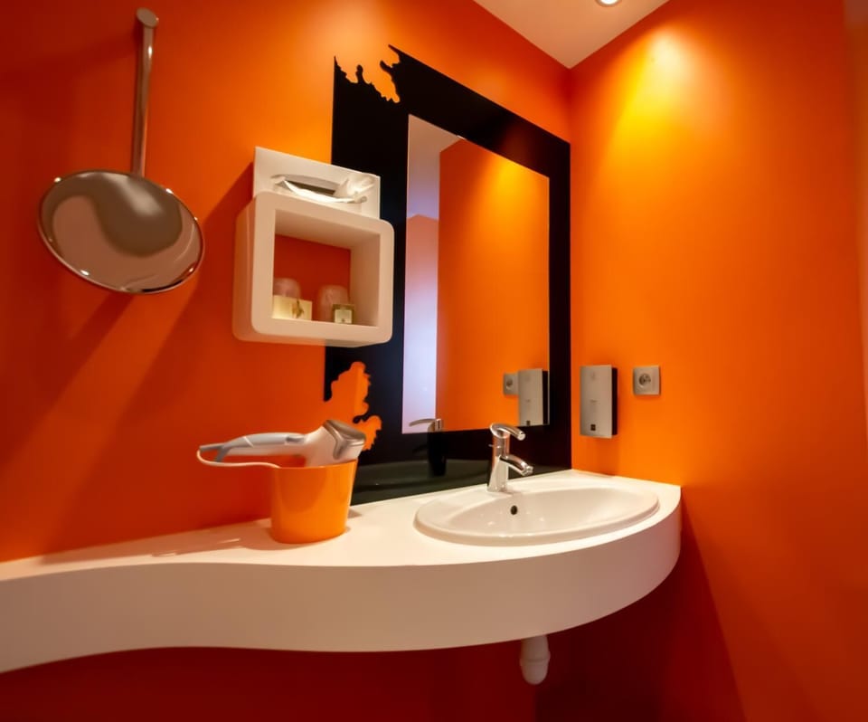 Superior Twin Room | Bathroom | Shower, hair dryer, towels, soap