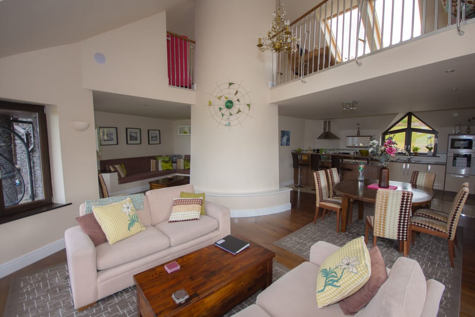 Open plan living and dining area