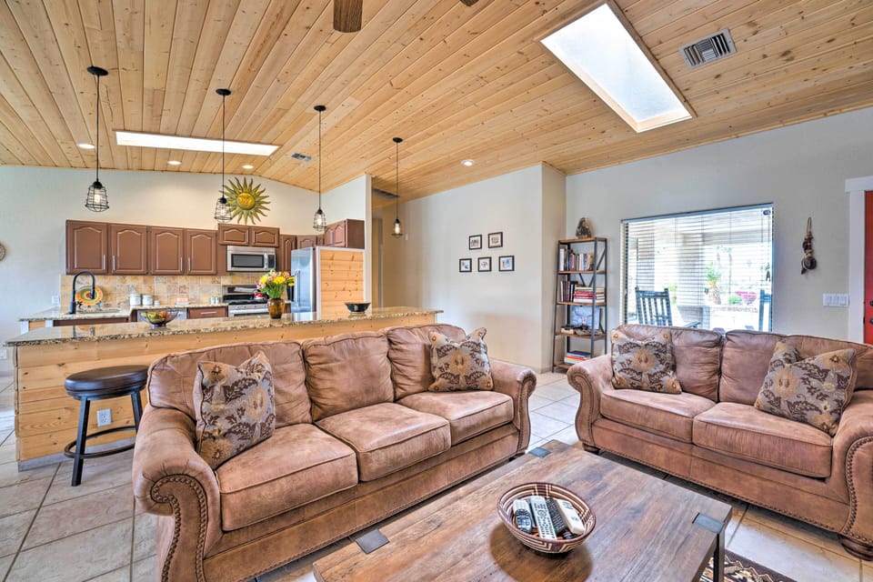 Living Room | Free WiFi