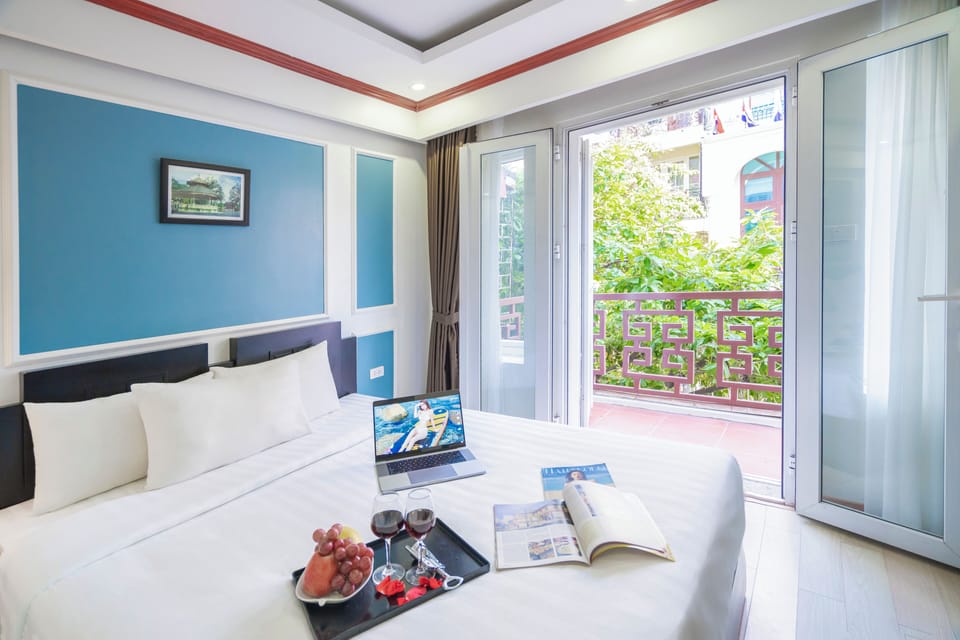 Premier Room | Premium bedding, pillowtop beds, minibar, in-room safe