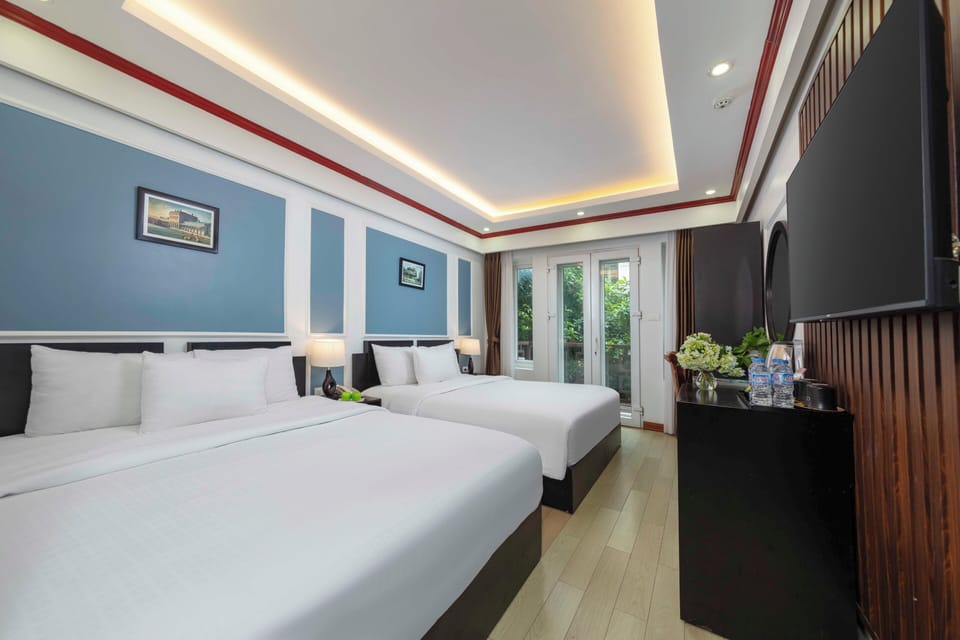Premium bedding, pillowtop beds, minibar, in-room safe