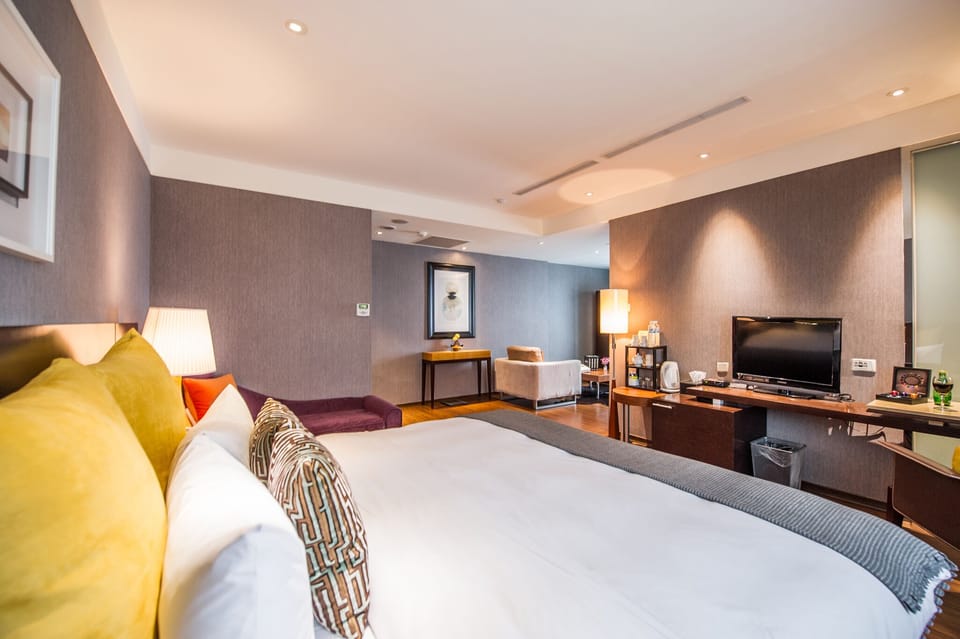 Down comforters, minibar, free WiFi, bed sheets