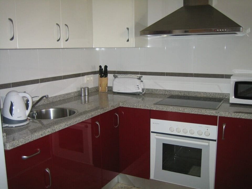 Well equipped luxury kitchen