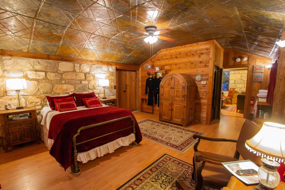 Gold Country Suite | Individually decorated, individually furnished, blackout drapes
