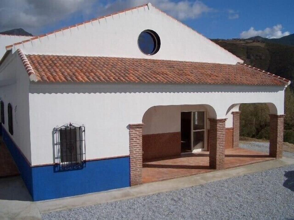 The view of the villa as you arrive