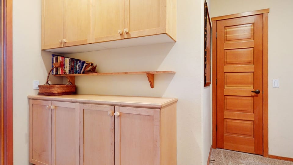 Condo, 2 Bedrooms | Interior