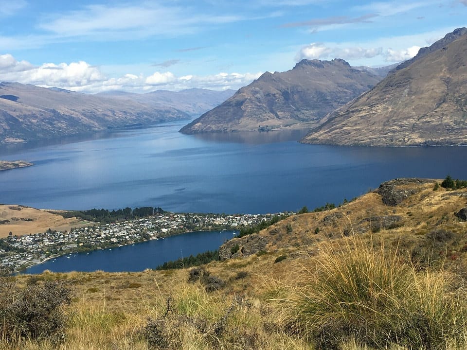 Lake Wakatipu and Kelvin Heights peninsula from Queenstown Hill.
