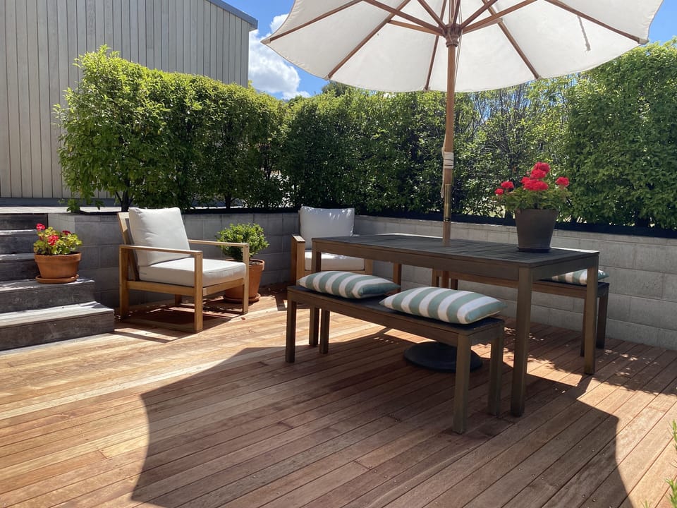 Outdoor dining
