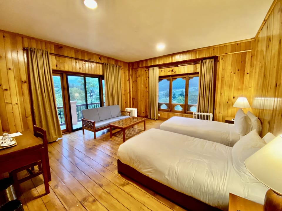Deluxe Twin Room | Minibar, rollaway beds (surcharge), WiFi (free)