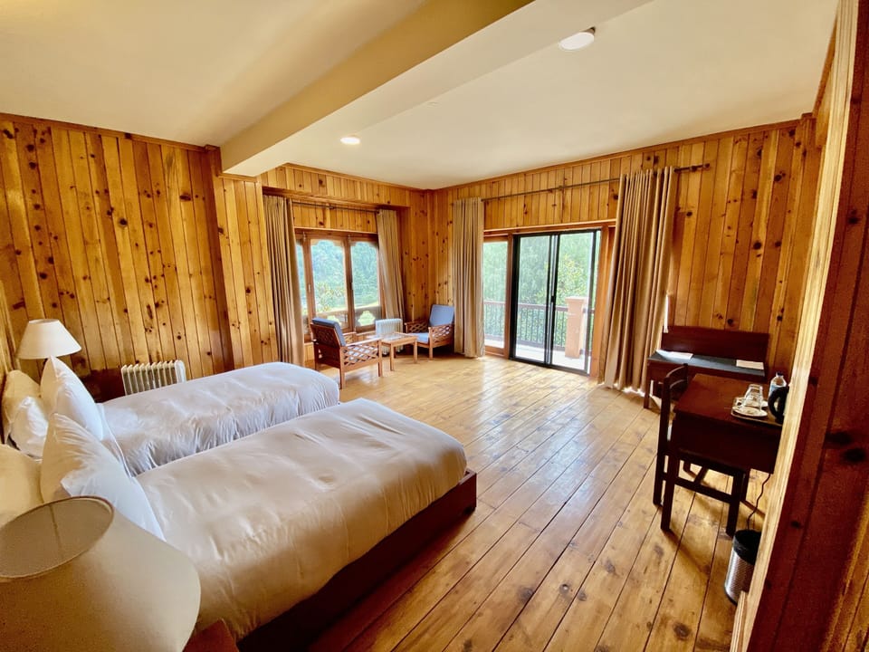 Deluxe Twin Room | Minibar, rollaway beds (surcharge), WiFi (free)