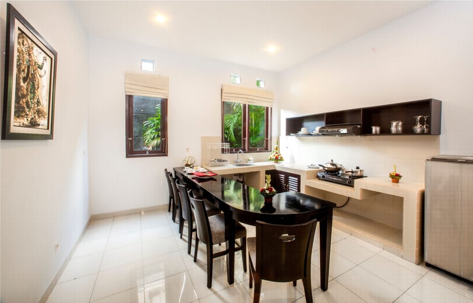 Family Suite, 2 Bedrooms | Private kitchen | Electric kettle