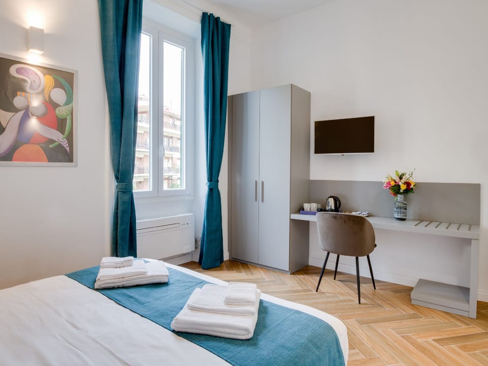 Minibar, in-room safe, desk, soundproofing