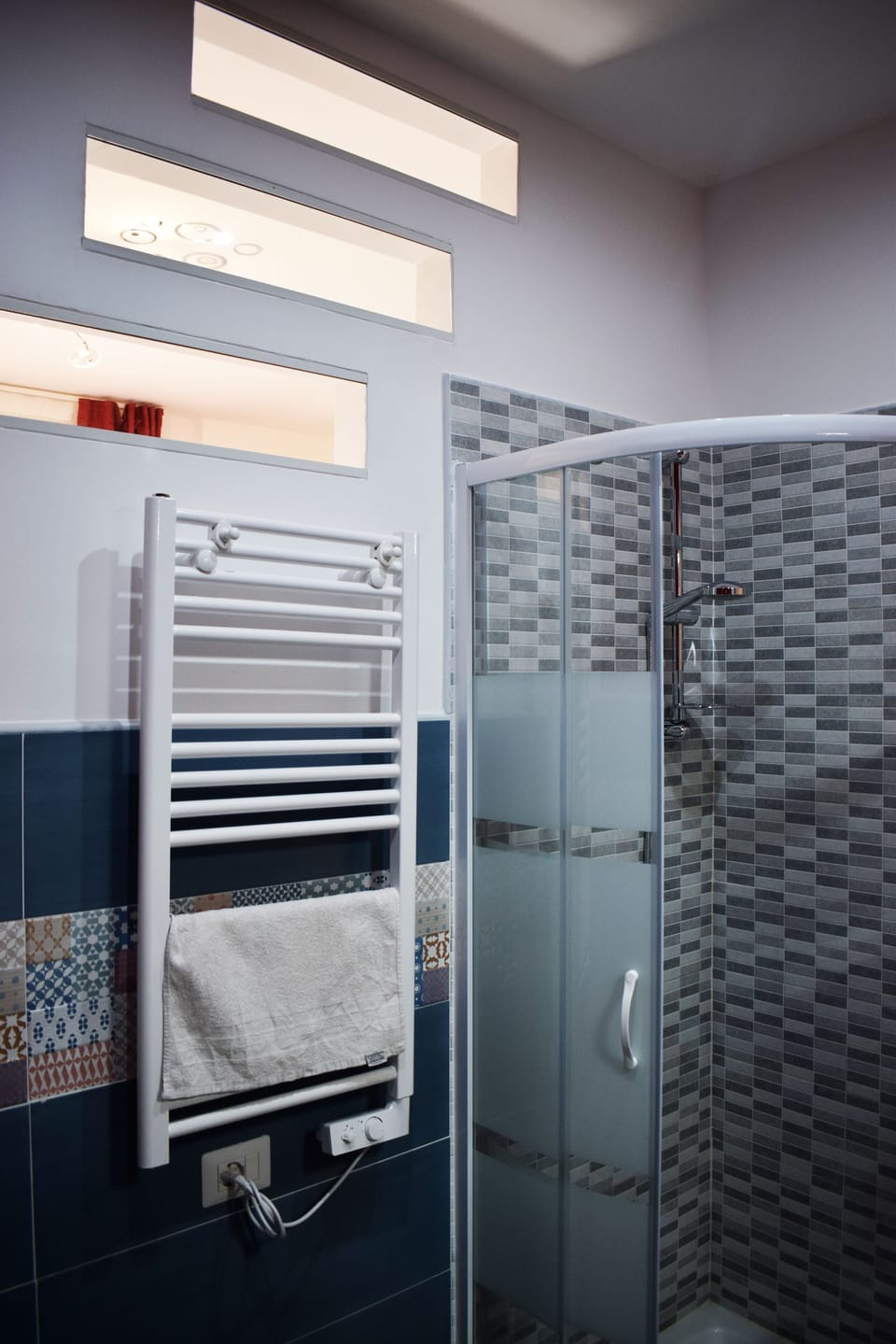 Comfort Room, City View (Stile) | Bathroom | Shower, rainfall showerhead, hair dryer, bathrobes