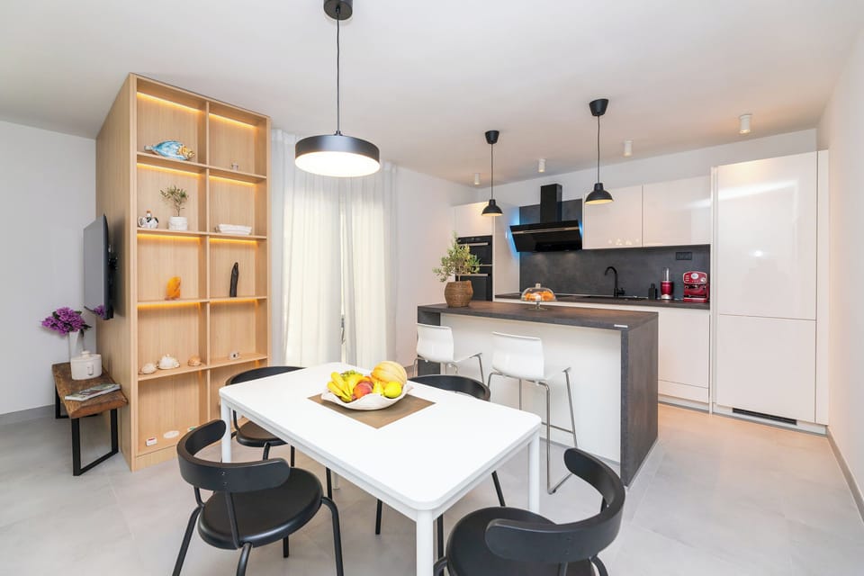 Apartment (A1) | Dining
