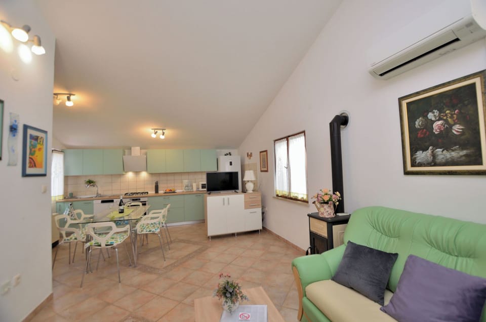 House | Living room | DVD player